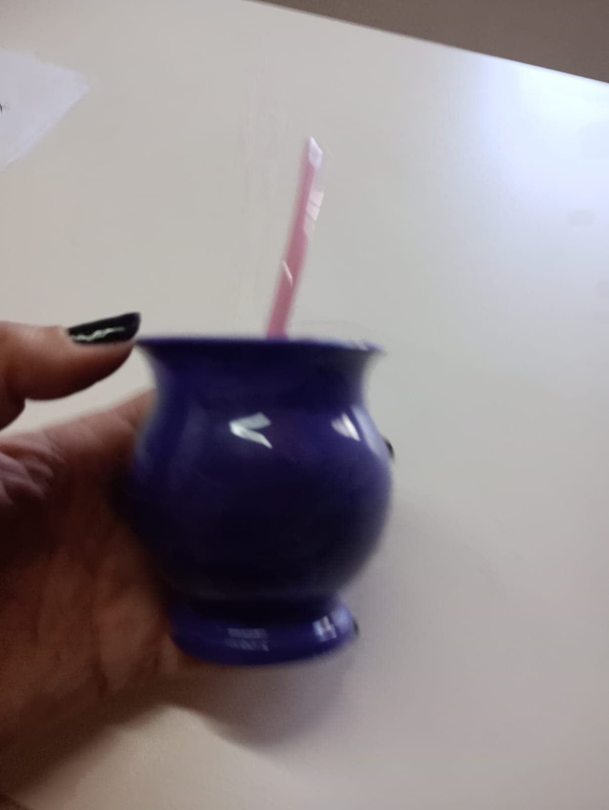 Mate plástico con bombilla